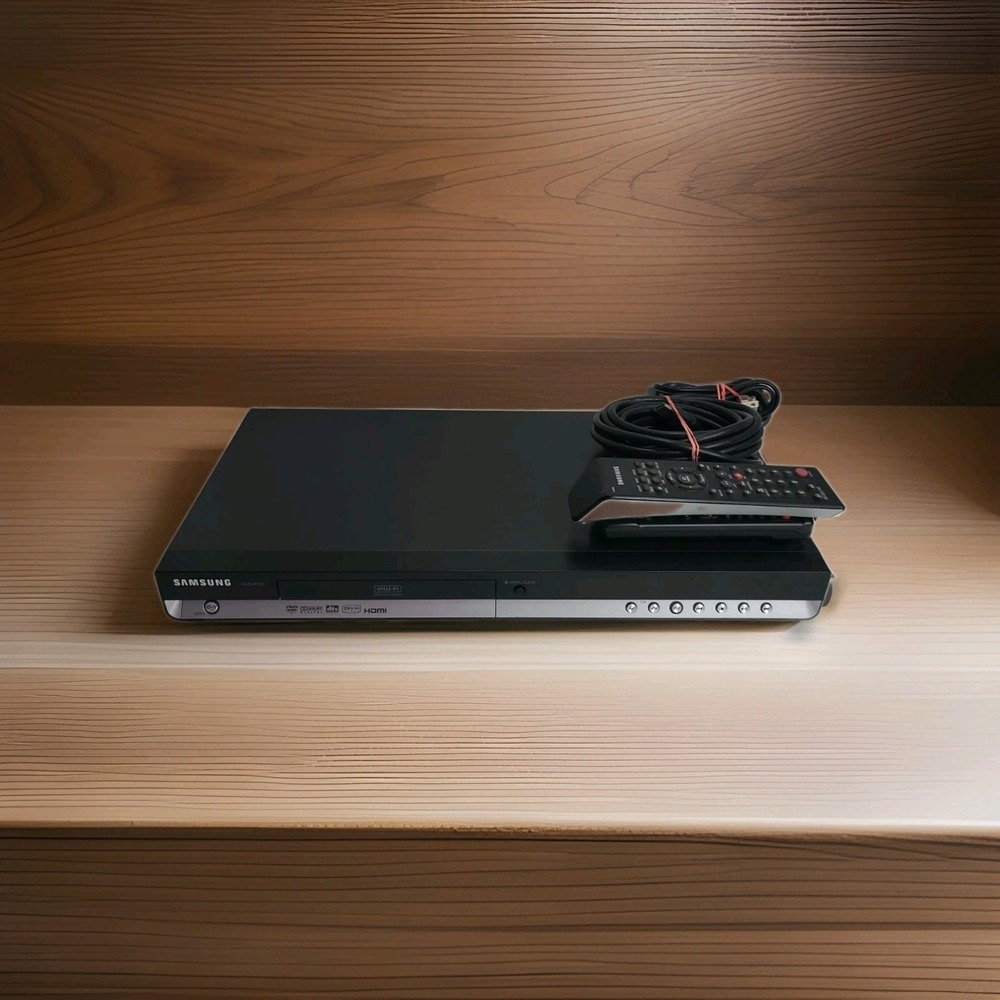 Samsung DVD-R135 DVD Recorder Player HDMI 1080i Upscale - With Remote - Working